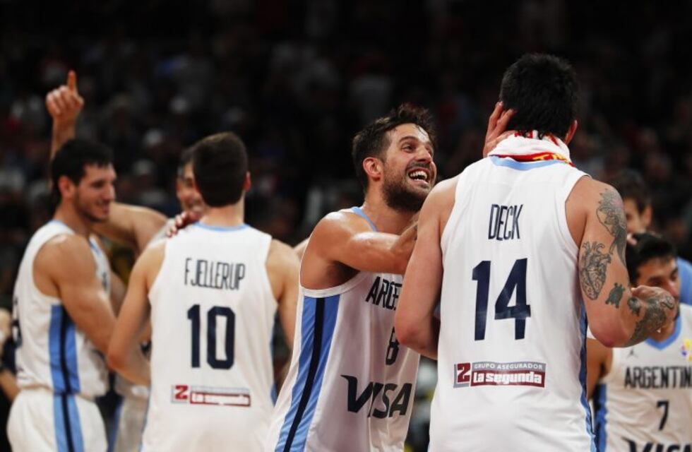 China 2019: el alocado festejo de los jugadores de Argentina con José Montesano