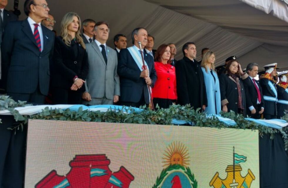 Schiaretti encabezó los festejos por el 25 de mayo en Córdoba