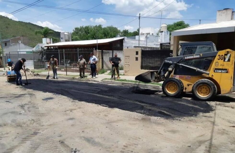 Logo nuevo, bacheos, desmalezados: primeras acciones municipales