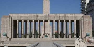 Monumento Nacional a la Bandera\u002E (@o_tour_2moi)