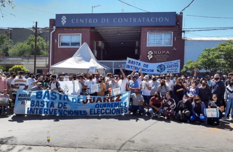 Sigue el paro portuario pero se abrió un canal de diálogo