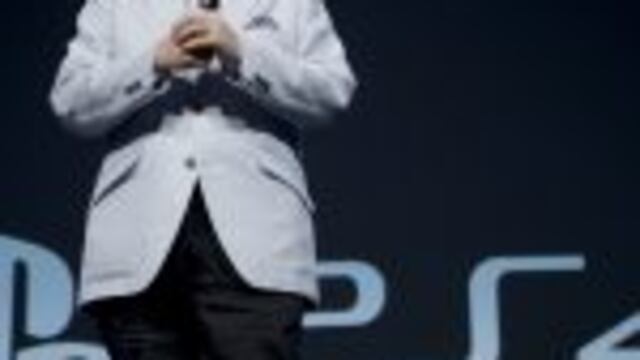 exposicion del entretenimiento electronicornrnShu Yoshida, president of Sony's Worldwide Studios for Sony Computer Entertainment Inc., addresses the media at the Sony PlayStation E3 media briefing in Los Angeles, Monday, June 10, 2013. Sony is giving gamers their first look at the PlayStation 4 and it's a rectangular black box, just like all the previous PlayStations. (AP Photo/Jae C. Hong) eeuu los angeles Shu Yoshida feria de tecnologia E3 presentacion de la PlayStation 4