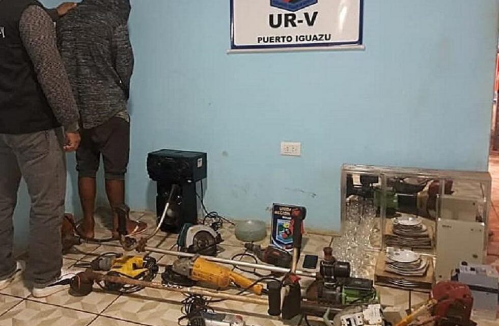 La policía allanó dos aguantaderos y detuvo a un joven