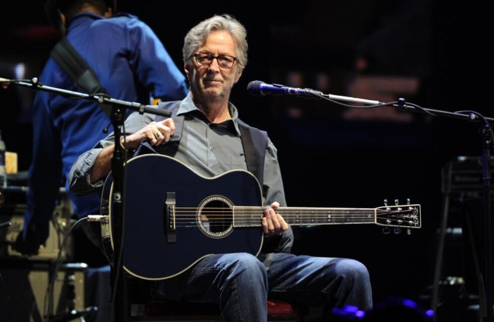 Qué es el tinnitus, el transtorno que sufre Eric Clapton y otros músicos