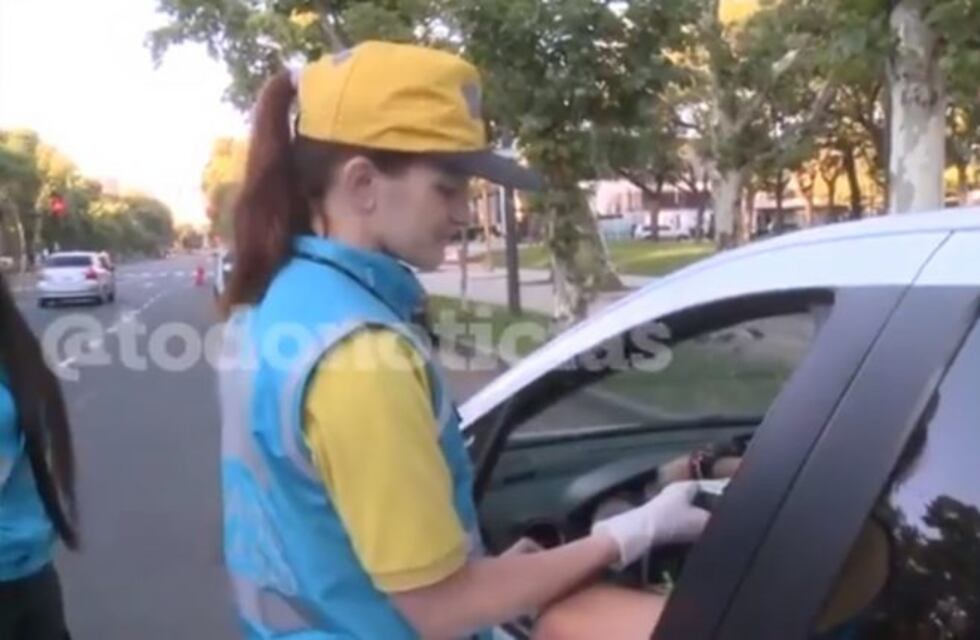 La furia de una mujer con su marido porque le dio positivo el test de alcoholemia