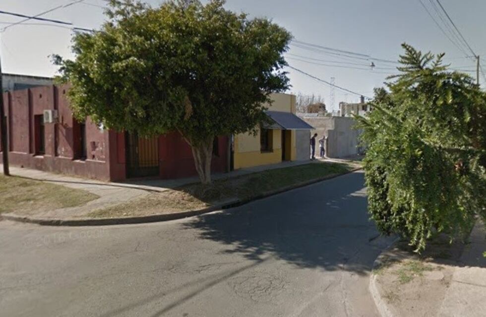 Se escapó por el balcón de su vivienda para evitar que su pareja la agrediera