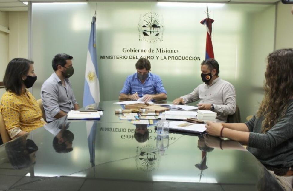 Elaborarán tabaco orgánico con bioinsumos y un modelo productivo sustentable