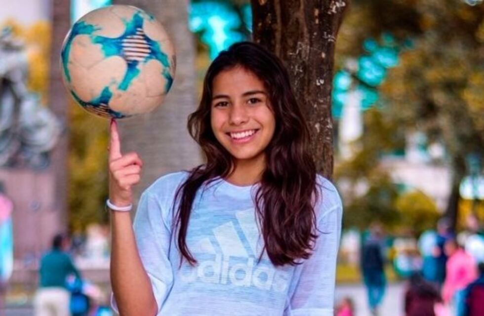 Una futbolista salteña desafió a Messi