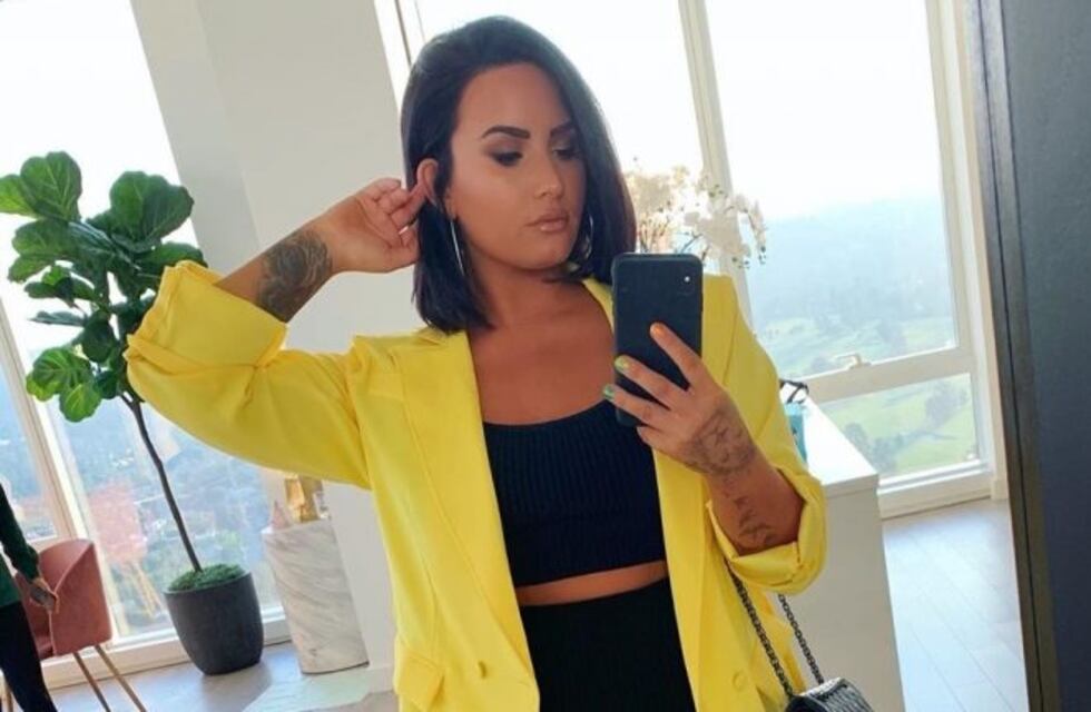 Demi Lovato se sinceró con sus seguidores, reflexionó sobre su difícil recuperación de la bulimia y mostró sus estrías