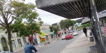 Paro de colectivos y piedrazos a unidades que no acataron la medida