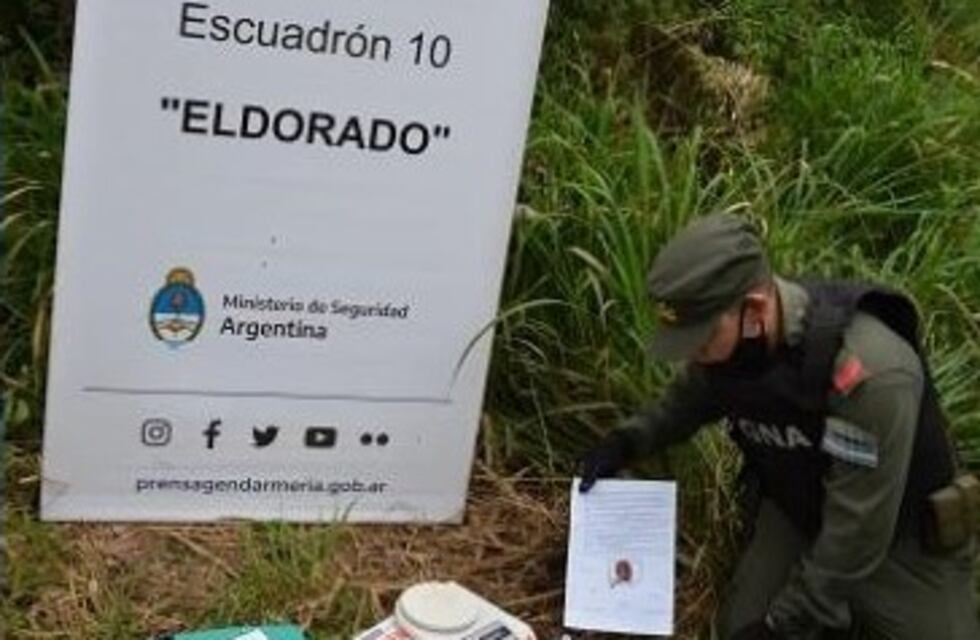 Gendarmería encontró un paquete de marihuana en una zona de monte de Eldorado