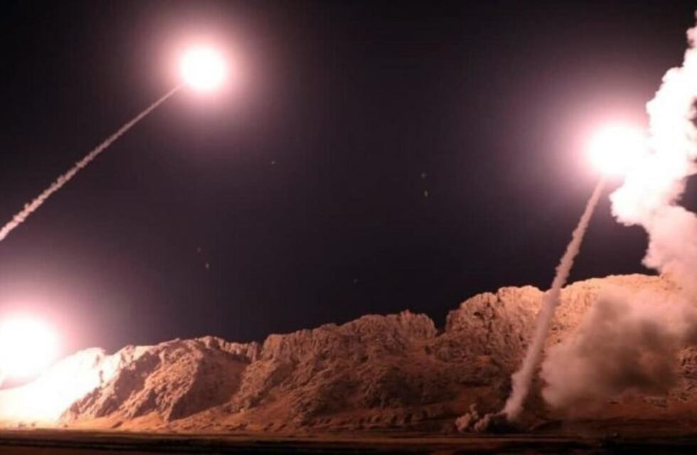 Escala la tensión: Irán bombardeó dos bases militares de Estados Unidos en Irak