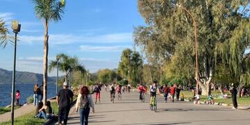 Costanera de Carlos Paz\u002E (Foto: archivo)\u002E