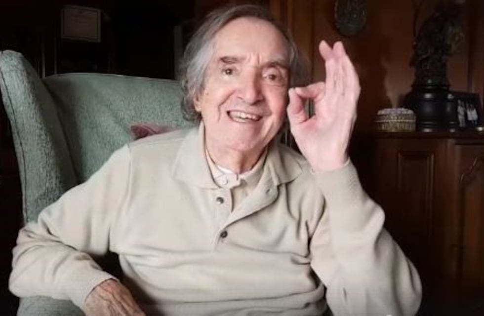 Carlitos Balá cumplió 93 años y saludó a sus fanáticos