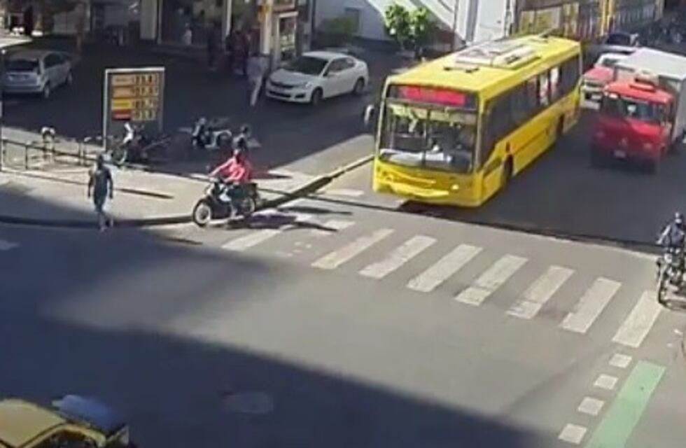 Un llamado al 911 permitió la detención de dos motochorros