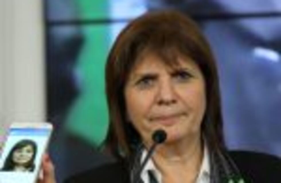 Bullrich advirtió que hay grupos de Facebook que llaman a "saquear y voltear" al Gobierno a fin de año