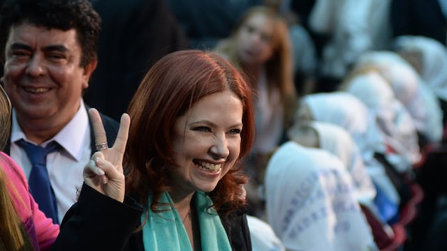 BUENOS AIRES 10/12/13, LA PRESIDENTA CRISTINA FERNANDEZ DURANTE LOS FESTEJOS POR LOS 30 Au00d1OS DE DEMOCRACIA ESTA TARDE EN EL MUSEO DEL BICENTENARIO.FOTO.DYN/RODOLFO PEZZONI.   andrea del boca  buenos aires andrea del boca actividad presidencial presidenta