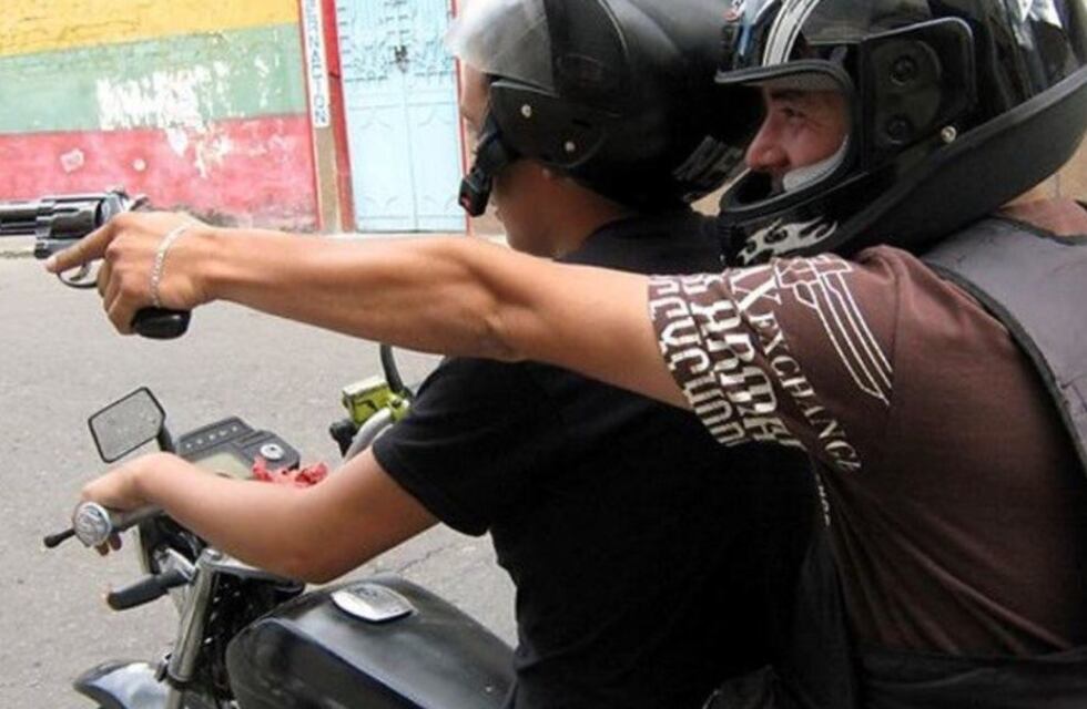 Motochorros en Tres Arroyos: le robaron hasta las milanesas