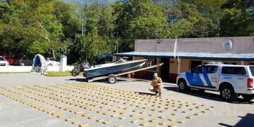 Prefectura incautó 234 kilos de marihuana en el río Paraná\u002E (Foto: El Litoral)