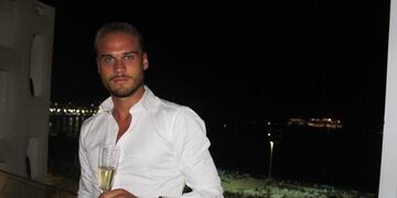 El futbolista islandés que generó suspiros durante el Mundial, de novio con una modelo brasilera