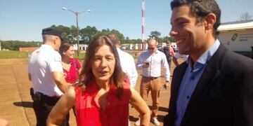 La ministra de Seguridad de la Nación, Sabina Frederic, con el ministro de Gobierno de Misiones, Marcelo Pérez\u002E (Twitter de M\u002E Pérez)