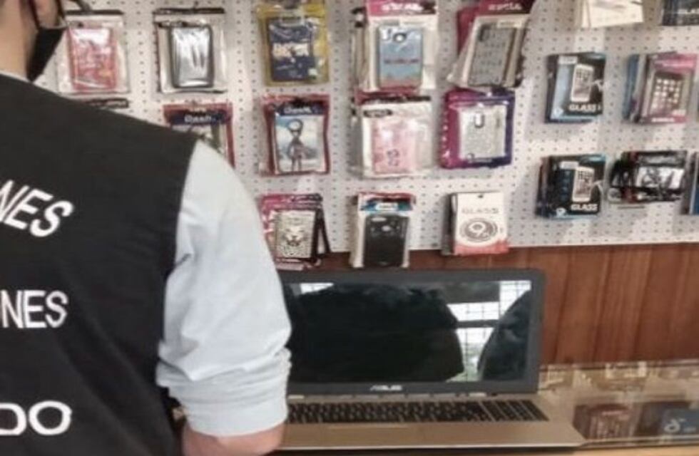 La policía recuperó una computadora robada de un negocio