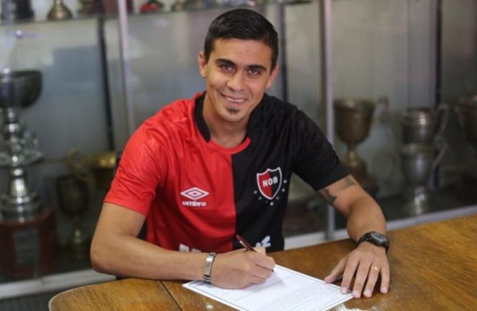 Mientras espera por Messi, Newell's incorporó al primo