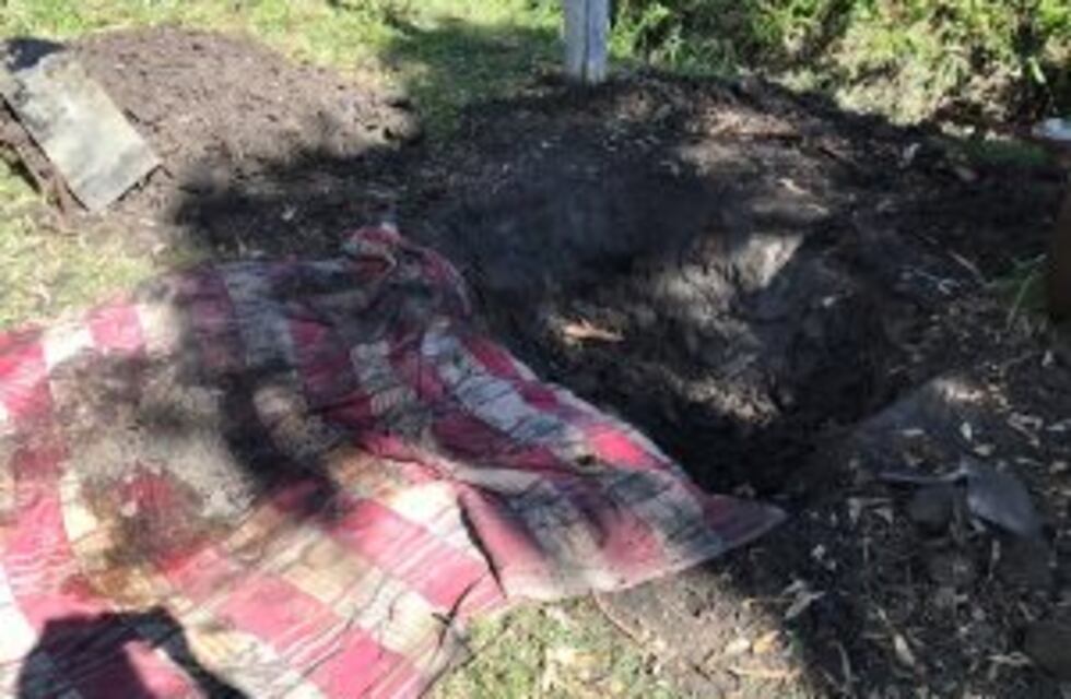 Macabro: hallaron enterradas a madre e hija en Ensenada frente a un camping de la Policía