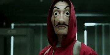 Robó un comercio usando la máscara de La Casa de Papel