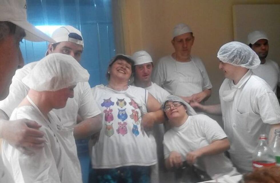 Shock por el incendio de una fábrica de pastas donde trabajan chicos con discapacidad