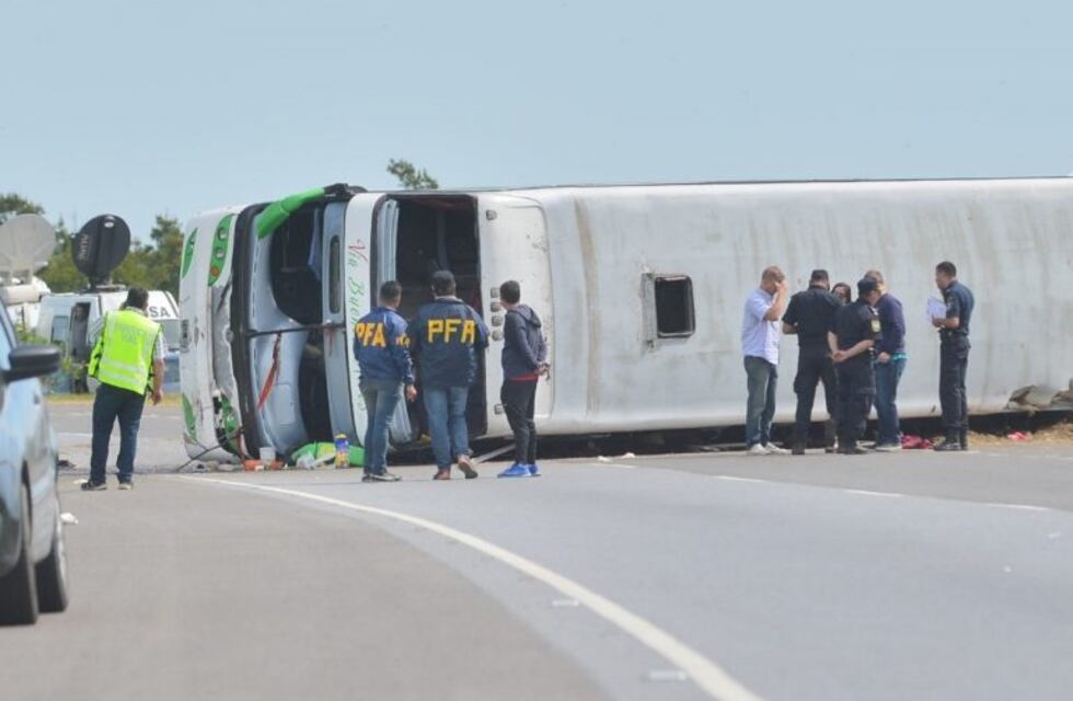 Vuelco del micro: confirmaron que al momento del accidente iba a menos de 100 km por hora
