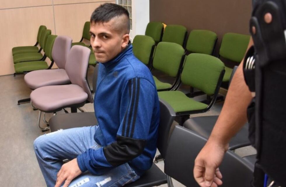 Prostituía a su mujer delante de su hijo por drogas y dinero