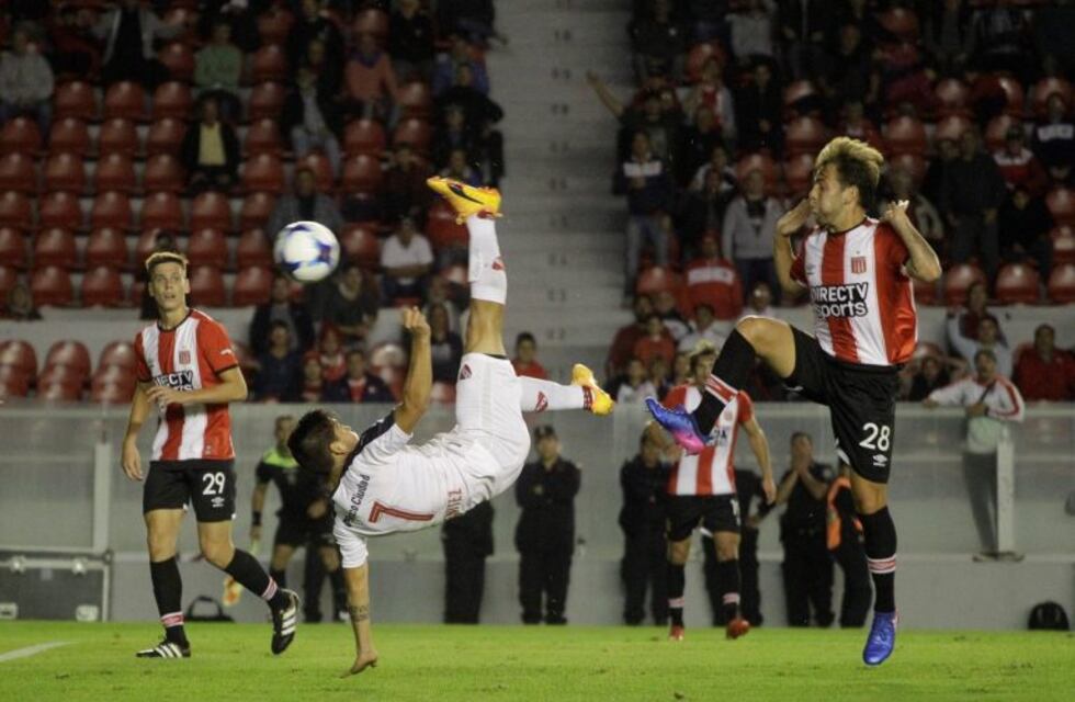 Independiente empató 2-2 con Estudiantes