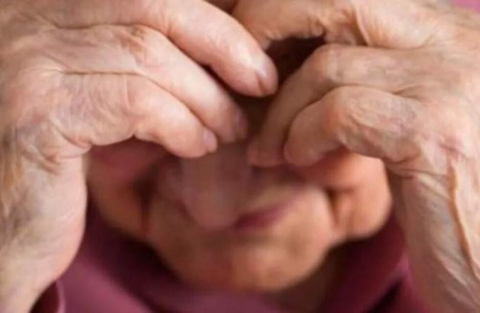 Robaron 400 mil pesos a un abuela en Ensenada