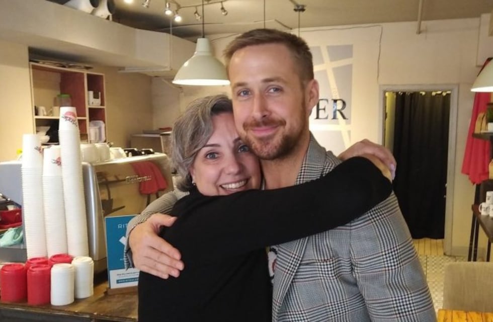 Ryan Gosling visitó una cafetería en Toronto por una figura de cartón