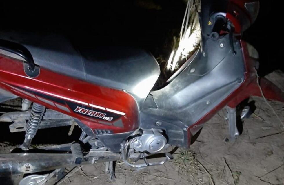 Despeñaderos: hallaron una motocicleta robada en una alcantarilla