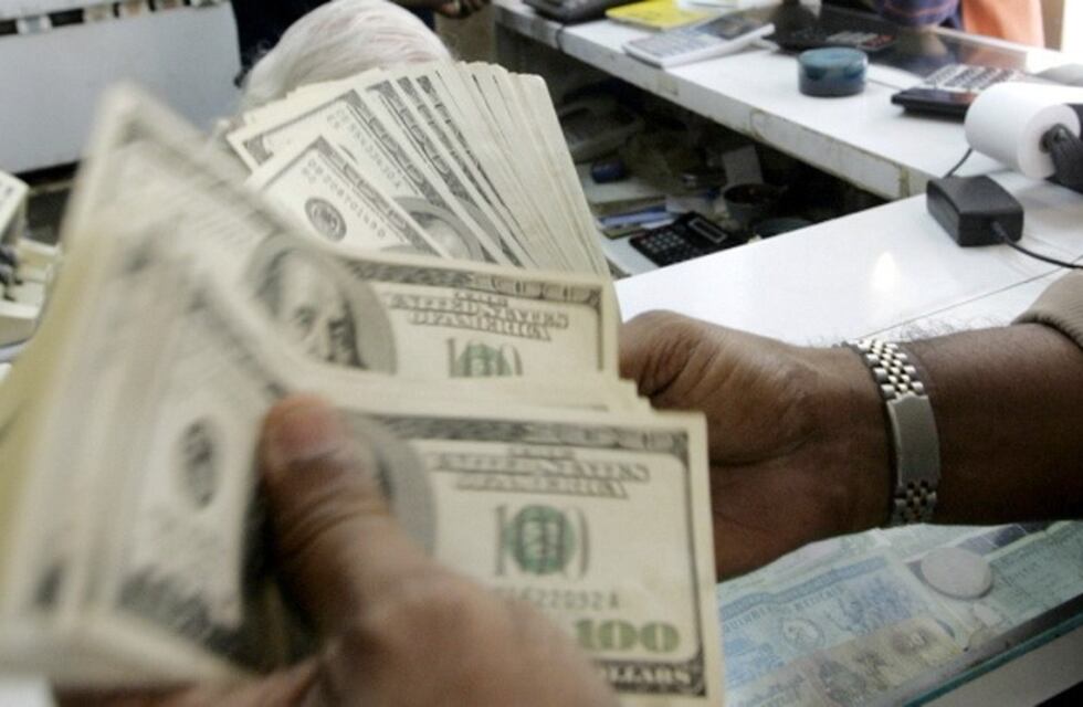 El precio del dólar se disparó y cerró a $30,50 en el Banco Nación