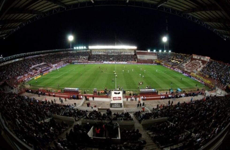 Evalúan suspender el estadio de Lanús para el partido con River