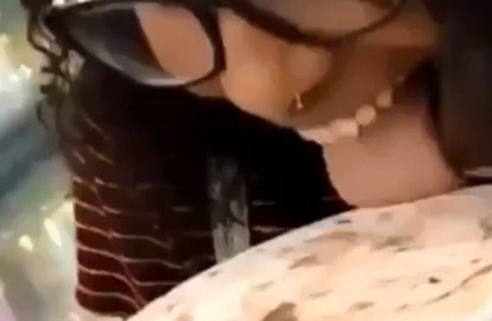 Lamió un balde de helado, lo guardó en la heladera de un supermercado y ahora puede ir presa