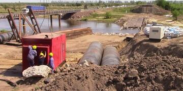 Avanzan las obras del puente sobre el arroyo Guazú