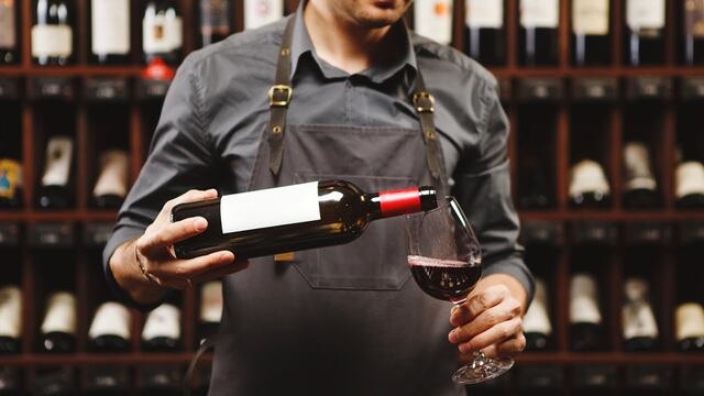 Buscan la mejor etiqueta de vino en Mendoza.