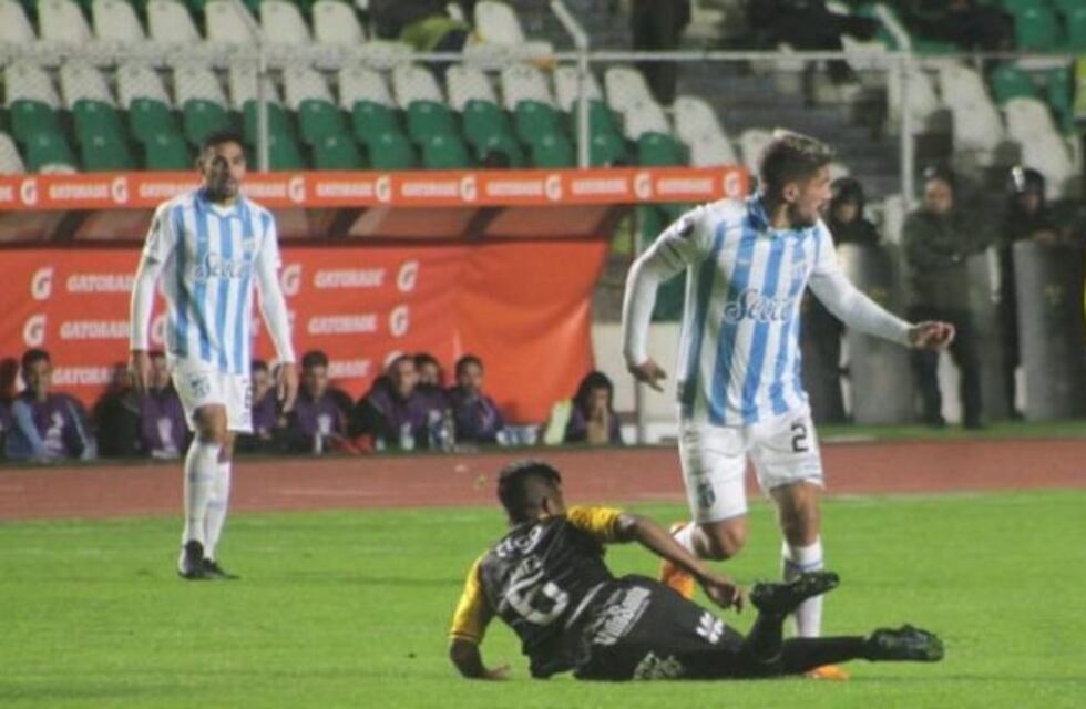 Atlético Tucumán perdió con The Strongest por 2 a 0