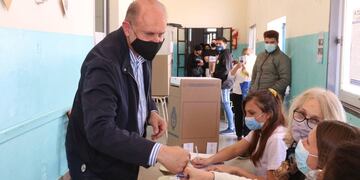 El rafaelino votó en su ciudad natal y a la noche llegó a la Casa Gris para emitir un mensaje por videoconferencia.