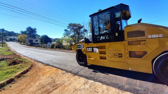 Bernardo de Irigoyen: la Dirección Provincial de Vialidad ejecutó obras de asfalto sobre empedrado