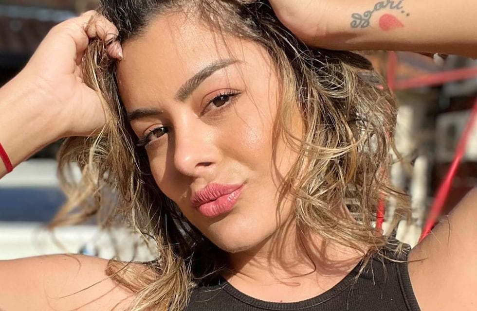 Para el infarto: Larissa Riquelme causó furor con un look a pura pasión por el fútbol
