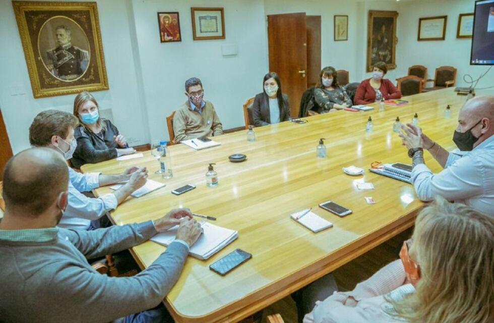 Encuentro en Casa de Gobierno por la situación de la OSEF