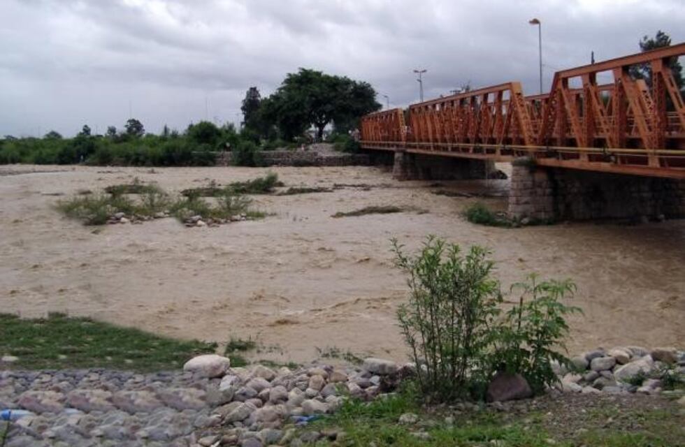 A pesar de la crecida del Río Vaqueros, no se registraron incidentes graves