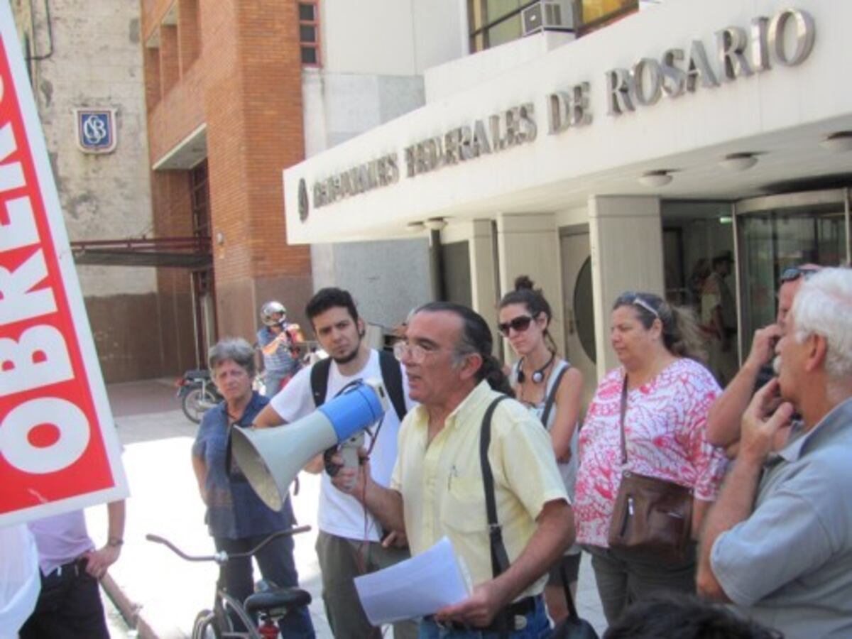 Luis “Cacho” Calarota, era delegado gremial en la Facultad de Humanidades y Artes de la Universidad Nacional de Rosario\u002E
