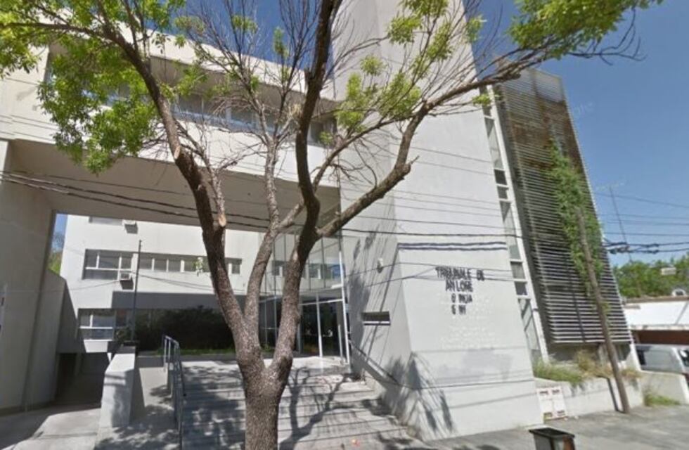 El joven detenido tras matar a su padre aseguró que se defendió de un ataque previo