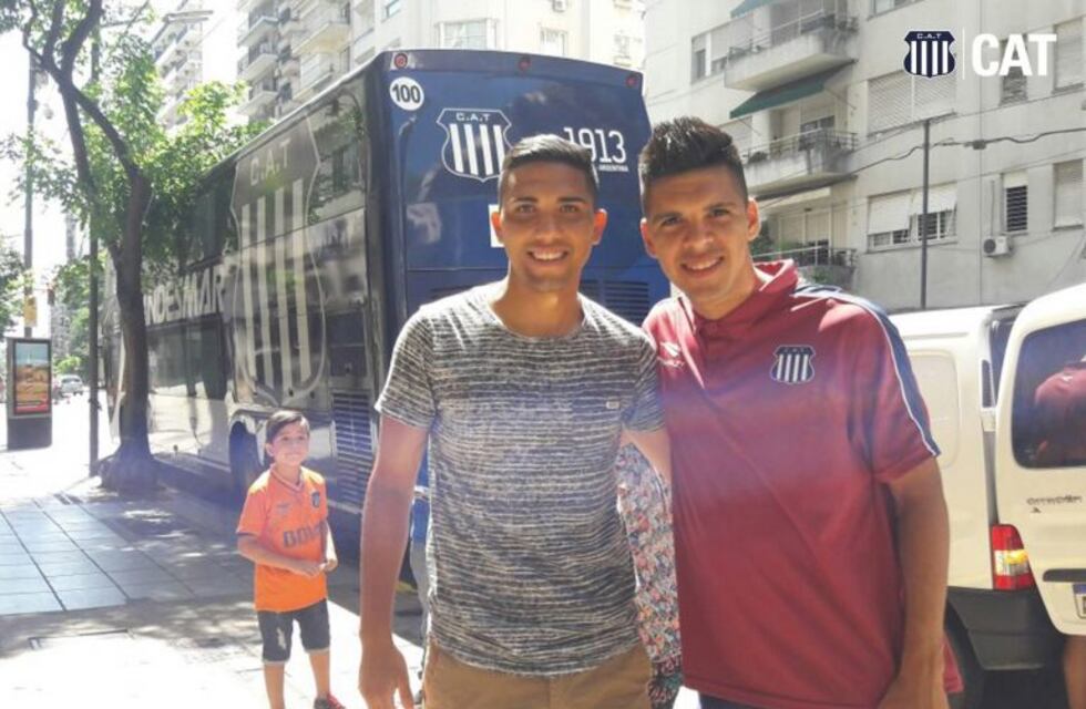 El plantel de Talleres recibió la visita de Emanuel Bebelo Reynoso